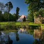 Private At Manor Villa *