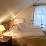 Private At Manor Villa *