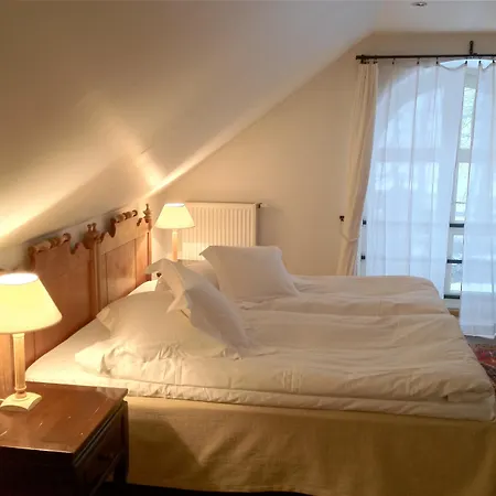 Private At Manor Villa *