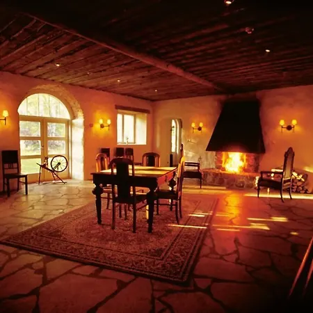 Private At Manor Villa *