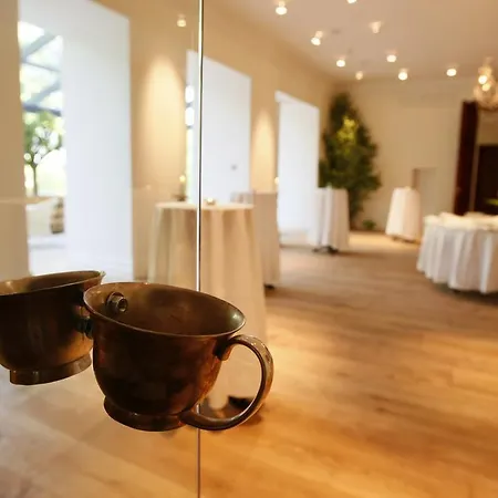 מלון Private At Manor 5*