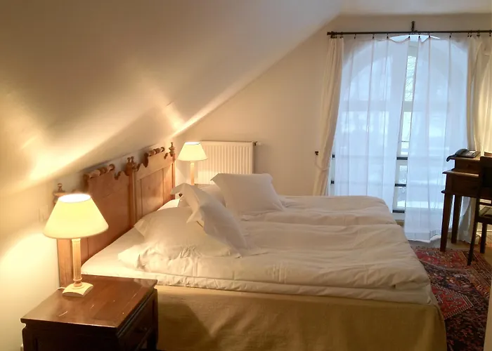 Private At Manor Villa *