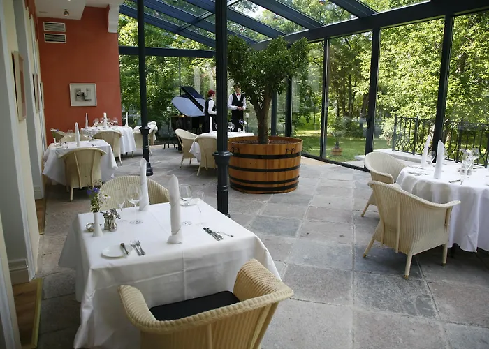 Private At Manor Vila