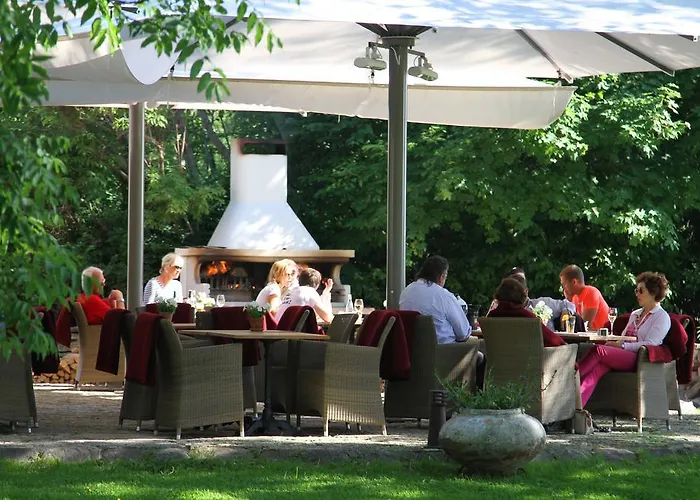 Private At Manor Villa Padaste (Muhu)