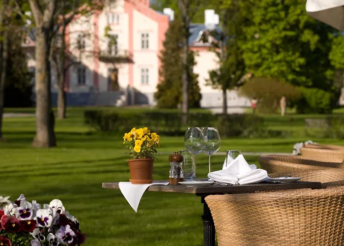 Private At Manor Vila